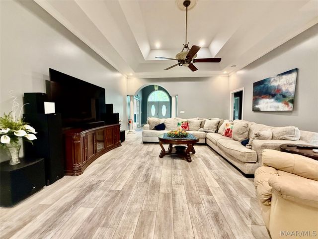 939 Richfield Road, Deatsville, AL 36022