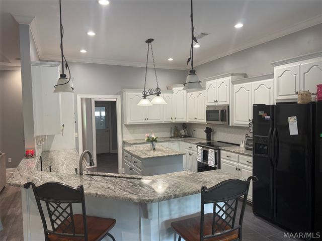 939 Richfield Road, Deatsville, AL 36022