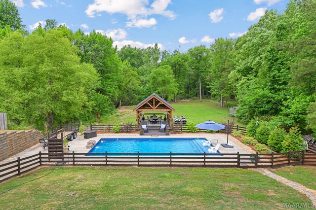 939 Richfield Road, Deatsville, AL 36022