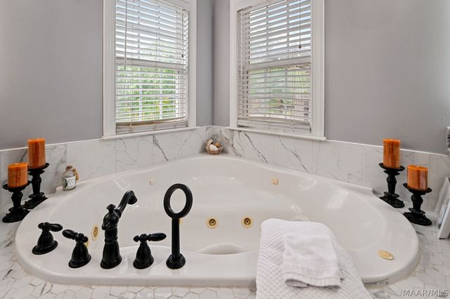 939 Richfield Road, Deatsville, AL 36022