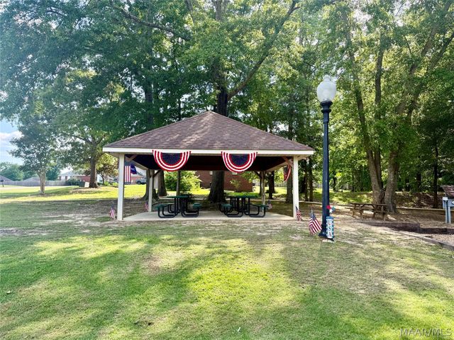 939 Richfield Road, Deatsville, AL 36022