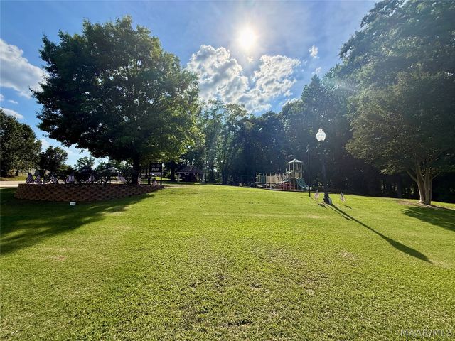 939 Richfield Road, Deatsville, AL 36022