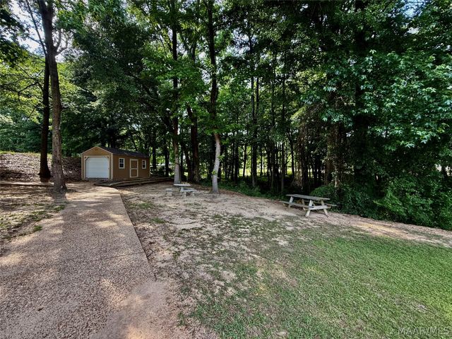 939 Richfield Road, Deatsville, AL 36022