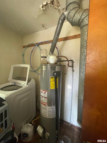 115 S FOREST Avenue, Carbondale, IL 62901