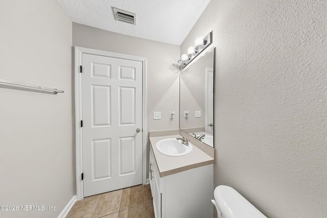 8050 LEAFCREST Drive, Jacksonville, FL 32244