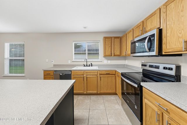 8050 LEAFCREST Drive, Jacksonville, FL 32244