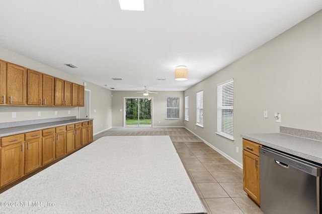 8050 LEAFCREST Drive, Jacksonville, FL 32244