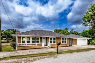 280 Crestmont Street, Point Blank, TX 77364