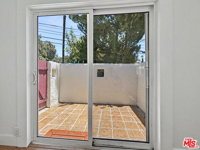2139 Holly Drive, Los Angeles, CA 90068