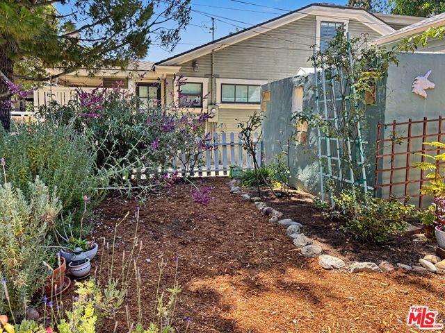 2139 Holly Drive, Los Angeles, CA 90068