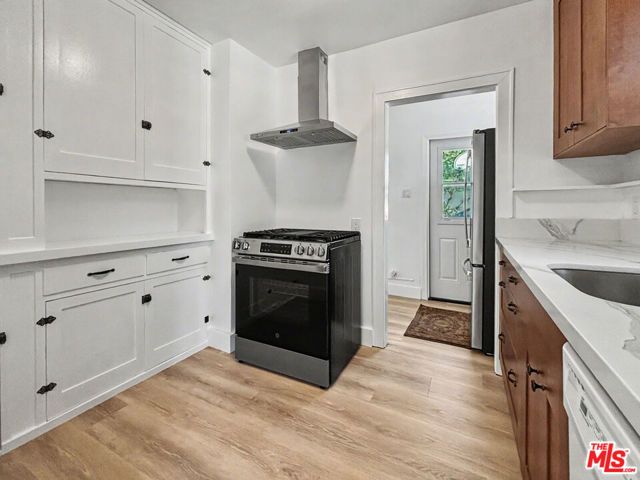 2139 Holly Drive, Los Angeles, CA 90068