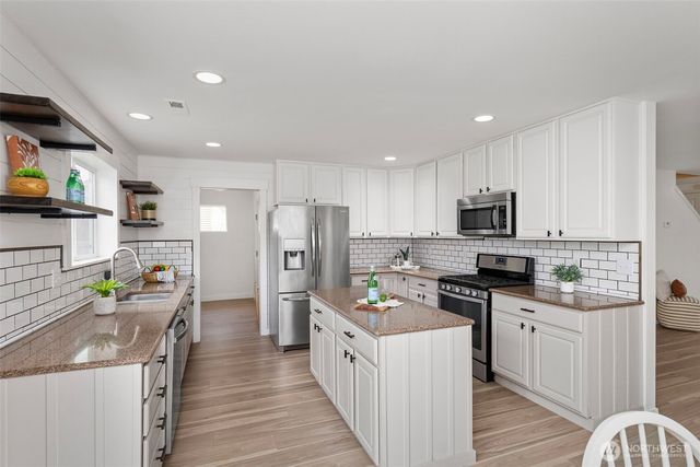 2178 SW Lazuli Street, Port Orchard, WA 98367