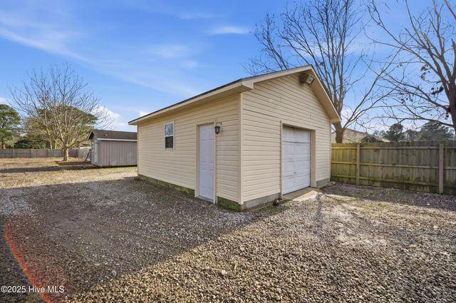 1801 Vine Street, Elizabeth City, NC 27909