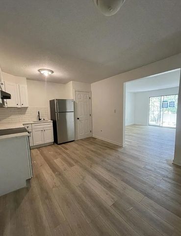 31 Vine St 22, Weymouth, MA 02188