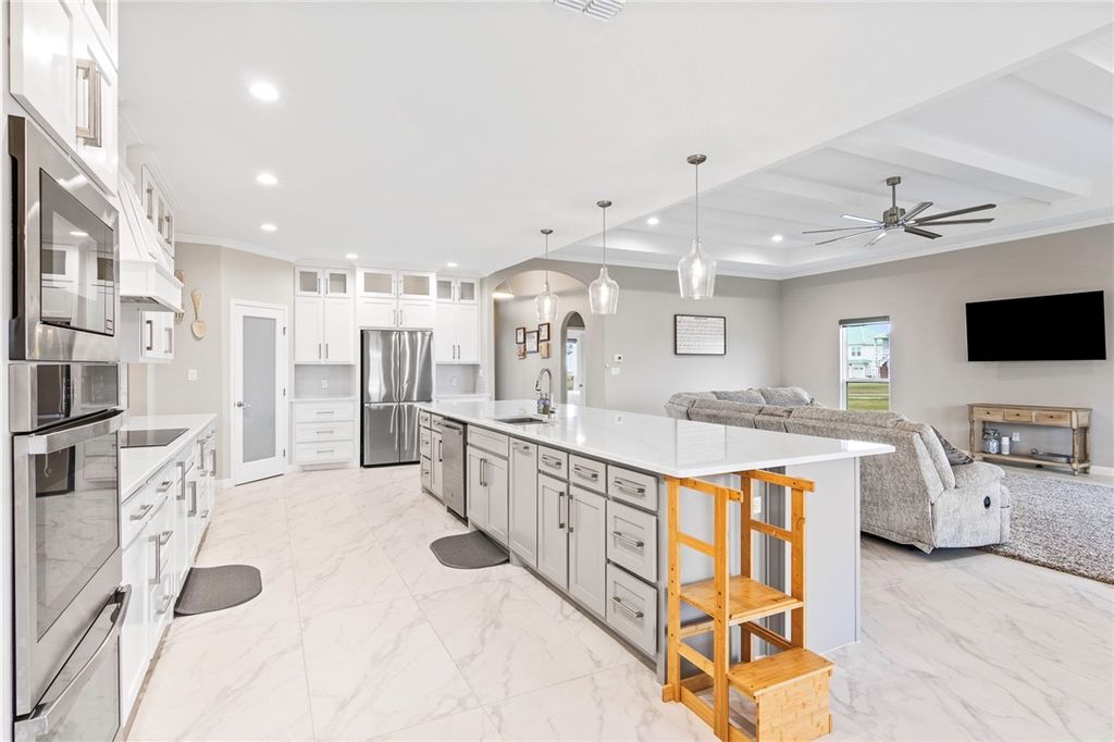 13 Westpointe Dr, Rockport, TX 78382 — photo 4