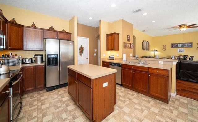 7653 STONEY HILL DRIVE, Wesley Chapel, FL 33545