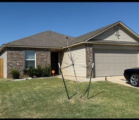11821 Casey Drive, Yukon, OK 73099