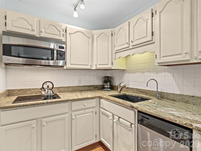 647 Town Mountain Road 309, Asheville, NC 28804