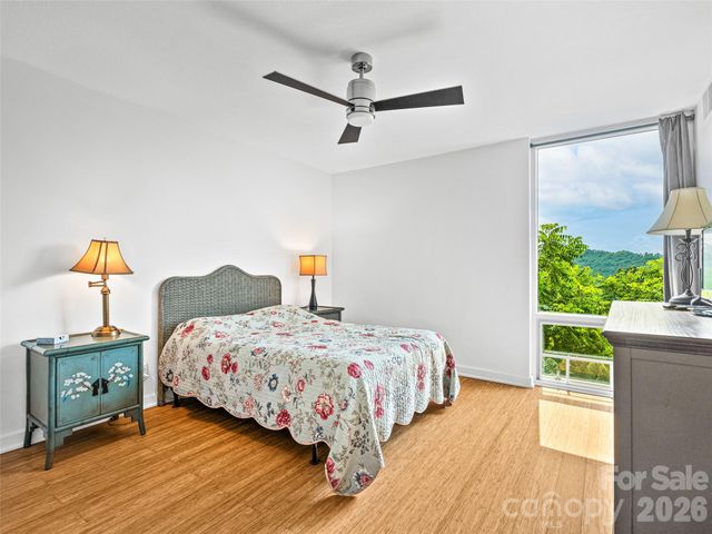 647 Town Mountain Road 309, Asheville, NC 28804