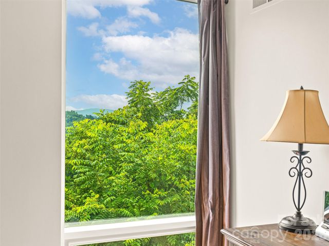 647 Town Mountain Road 309, Asheville, NC 28804