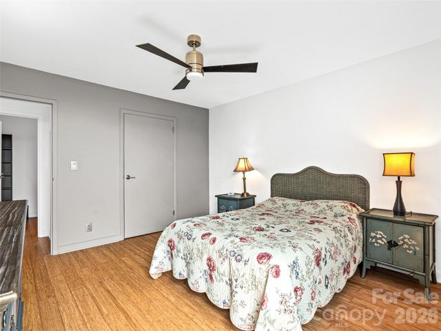 647 Town Mountain Road 309, Asheville, NC 28804
