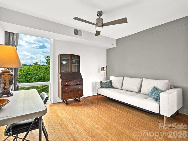 647 Town Mountain Road 309, Asheville, NC 28804