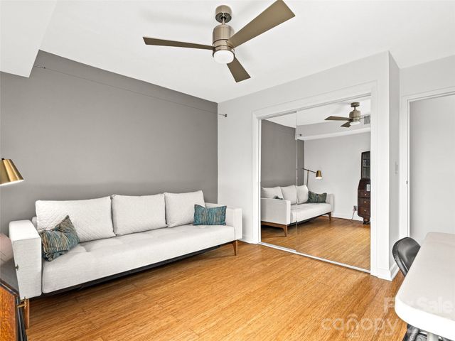 647 Town Mountain Road 309, Asheville, NC 28804