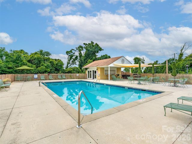 647 Town Mountain Road 309, Asheville, NC 28804