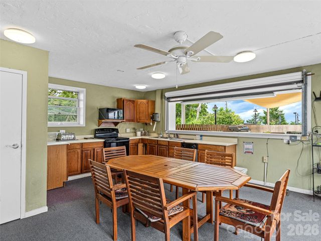 647 Town Mountain Road 309, Asheville, NC 28804