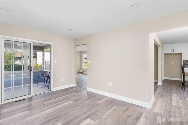 14 Dorchester Drive, Monroe, NJ 08831