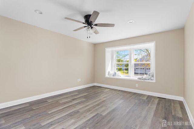 14 Dorchester Drive, Monroe, NJ 08831