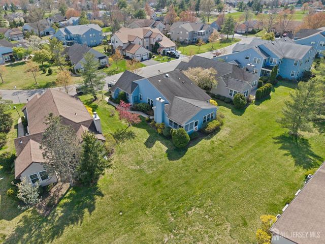 14 Dorchester Drive, Monroe, NJ 08831