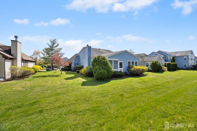 14 Dorchester Drive, Monroe, NJ 08831