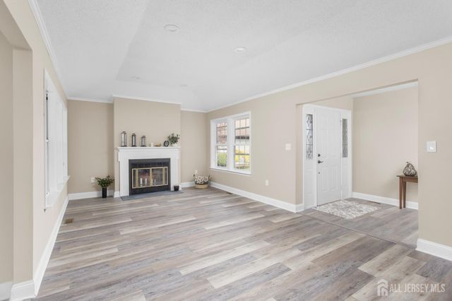 14 Dorchester Drive, Monroe, NJ 08831