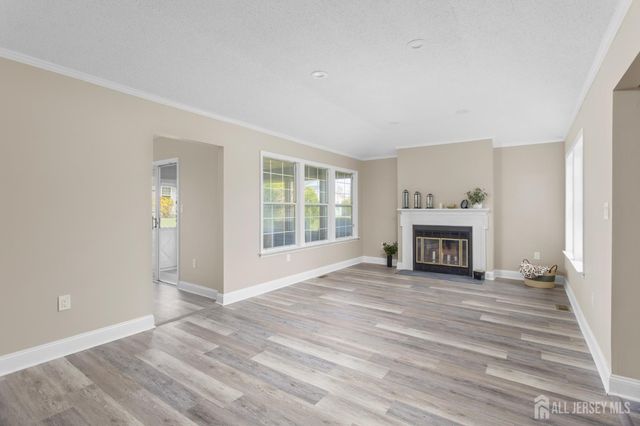 14 Dorchester Drive, Monroe, NJ 08831