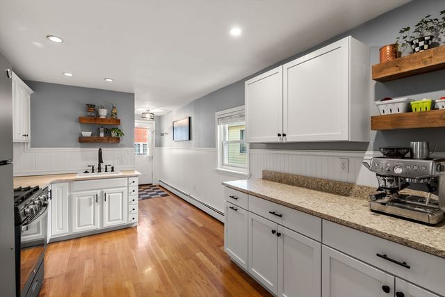 894 East 2nd St, Boston, MA 02127