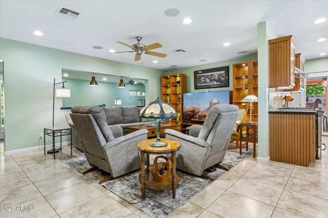 7050 N 8TH Avenue, Phoenix, AZ 85021