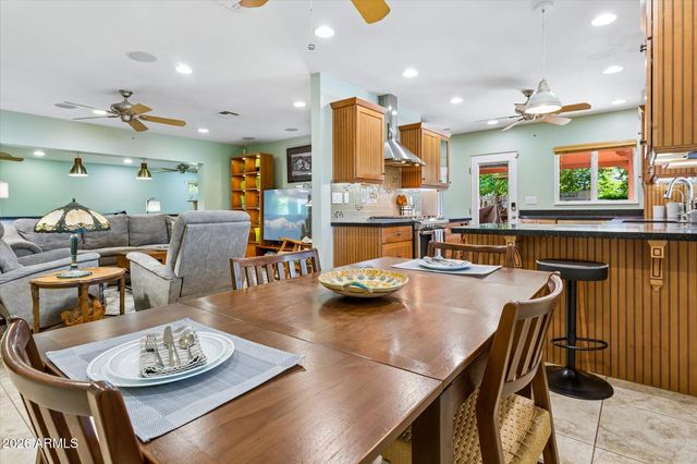 7050 N 8TH Avenue, Phoenix, AZ 85021