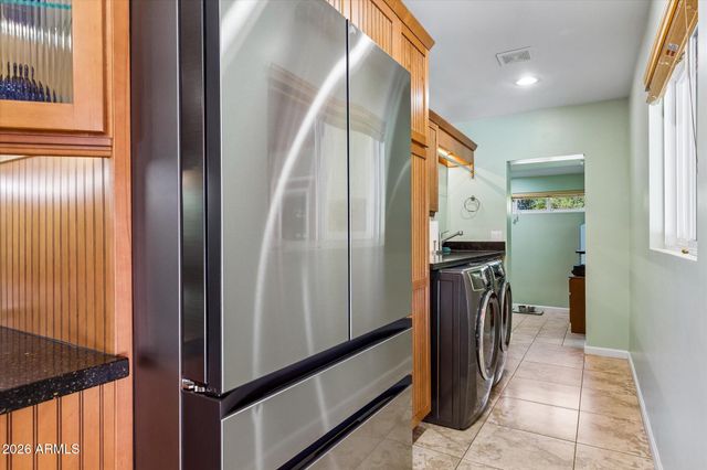 7050 N 8TH Avenue, Phoenix, AZ 85021