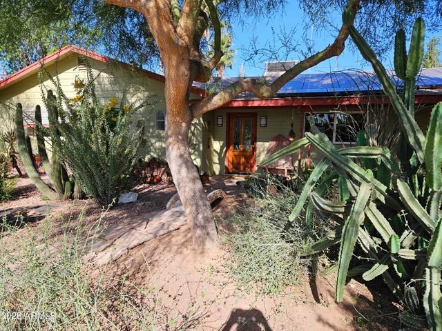7050 N 8TH Avenue, Phoenix, AZ 85021