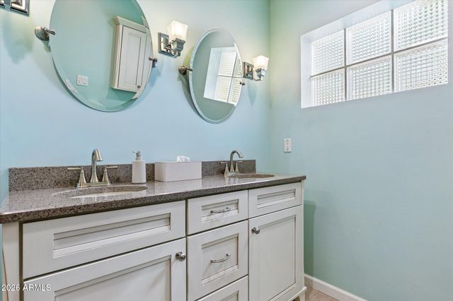 7050 N 8TH Avenue, Phoenix, AZ 85021