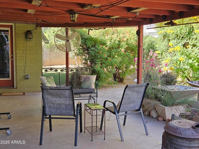 7050 N 8TH Avenue, Phoenix, AZ 85021