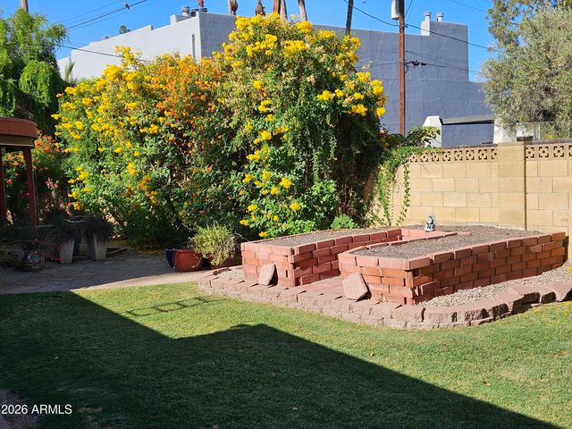 7050 N 8TH Avenue, Phoenix, AZ 85021