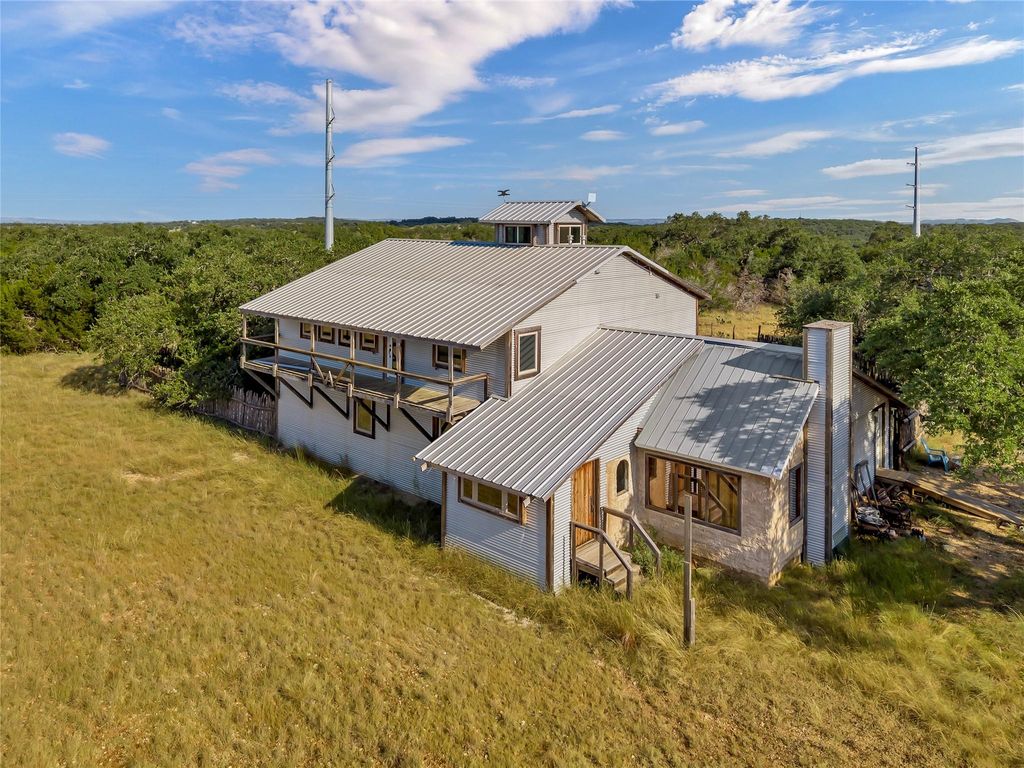1228 Stanton Ranch LOOP, Johnson City, TX 78636