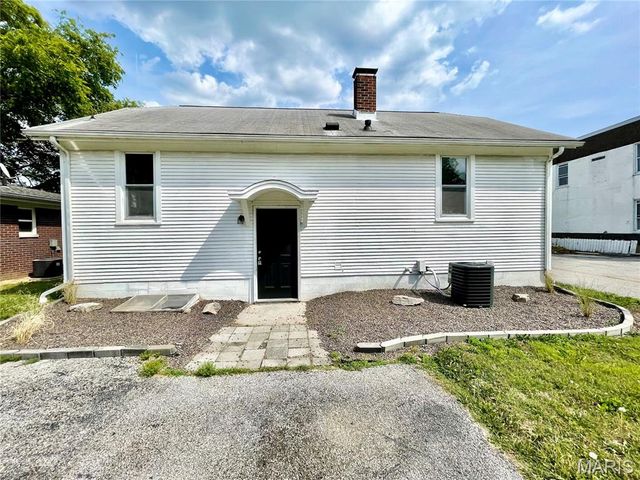 1519 Lebanon Avenue, Belleville, IL 62221