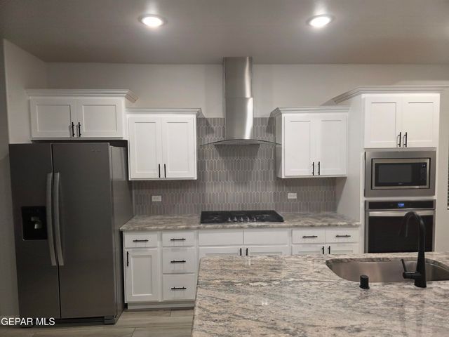 429 SOLEIL Road, Socorro, TX 79927