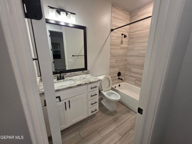 429 SOLEIL Road, Socorro, TX 79927