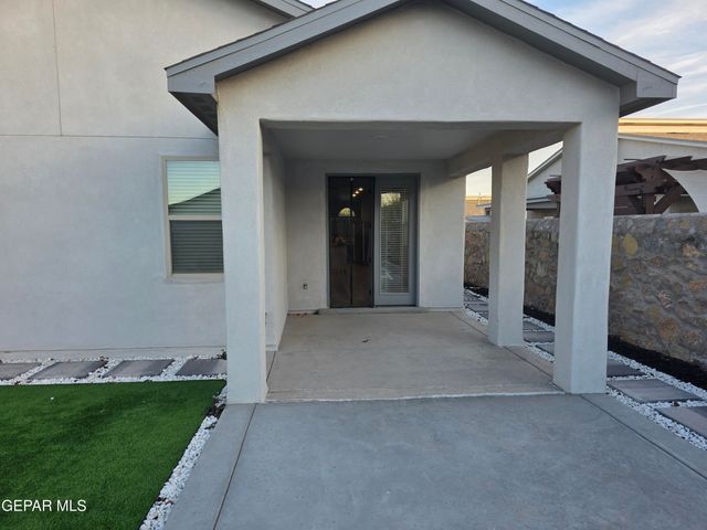 429 SOLEIL Road, Socorro, TX 79927