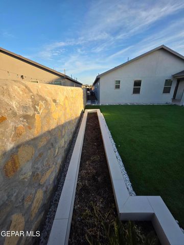 429 SOLEIL Road, Socorro, TX 79927