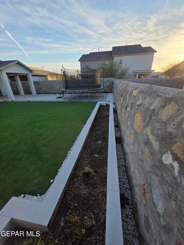 429 SOLEIL Road, Socorro, TX 79927